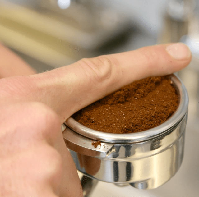 Cómo hacer un espresso perfecto usando una máquina de espresso