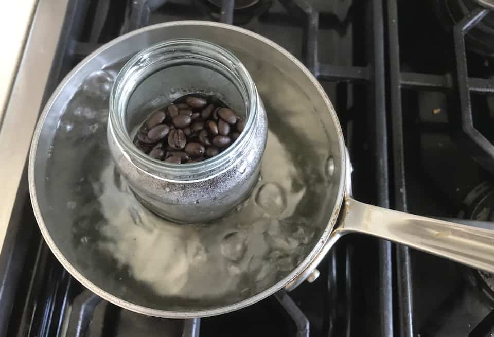 Cómo hacer café con granos enteros